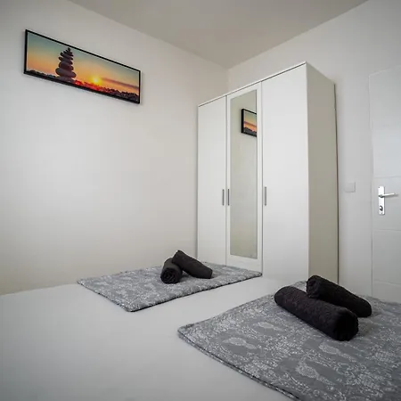 Apartment With Parking Space - 23689 Vir