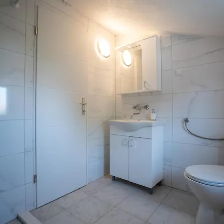 Apartment With Parking Space - 23689 Vir