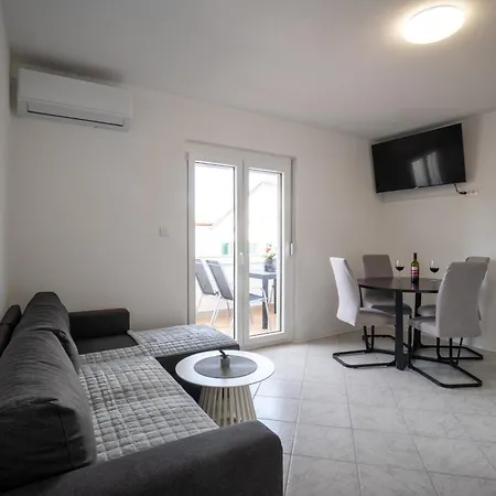 Apartment With Parking Space - 23689 Vir